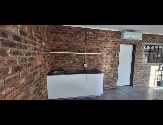 353M² BUILDING TO LET IN BENONI SOUTH